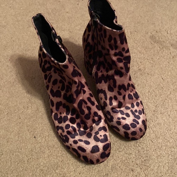 Leopard Boots Size 7 💜 - Picture 3 of 8